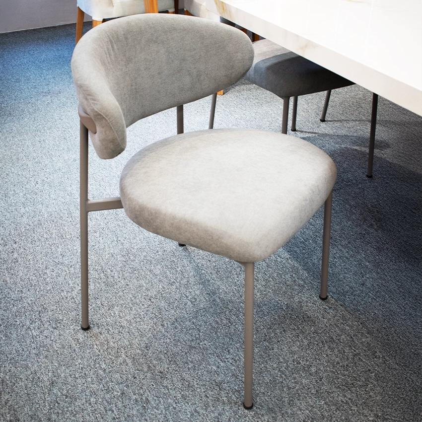 mesa cuadrada + silla 377 07